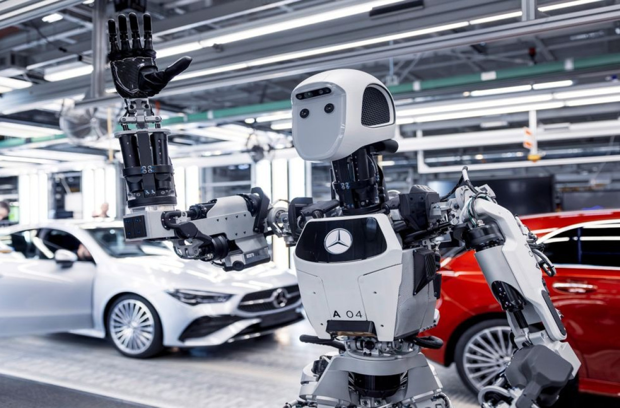 H Mercedes-Benz θα χρησιμοποιήσει το ανθρωποειδές ρομπότ Apollo σε απαιτητικές σωματικά και χαμηλής ειδίκευσης εργασίες Mercedes-Benz Robot