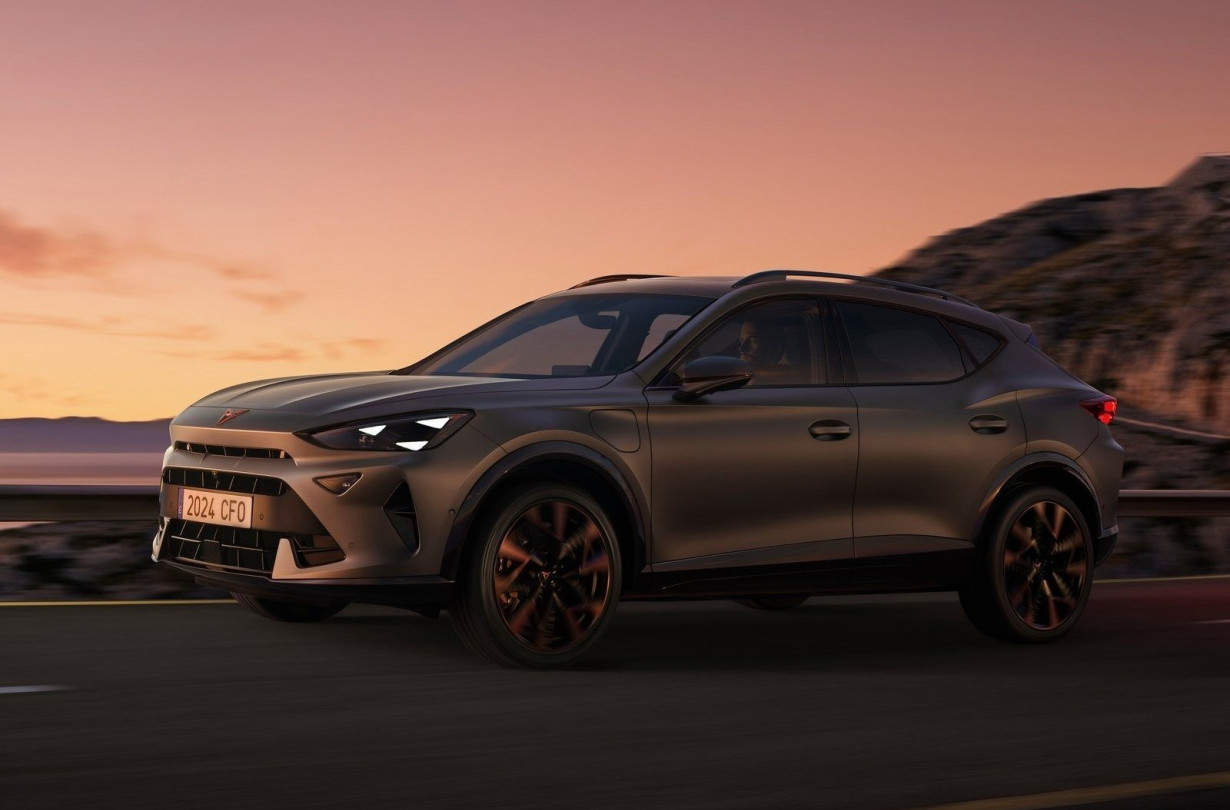 Τα CUPRA Formentor και Leon, με όπλο την ανανεωμένη εμφάνιση και την πλούσια γκάμα κινητήριων συνόλων φιλοδοξούν να συνεχίσουν τις υψηλές πτήσεις τους CUPRA Formentor