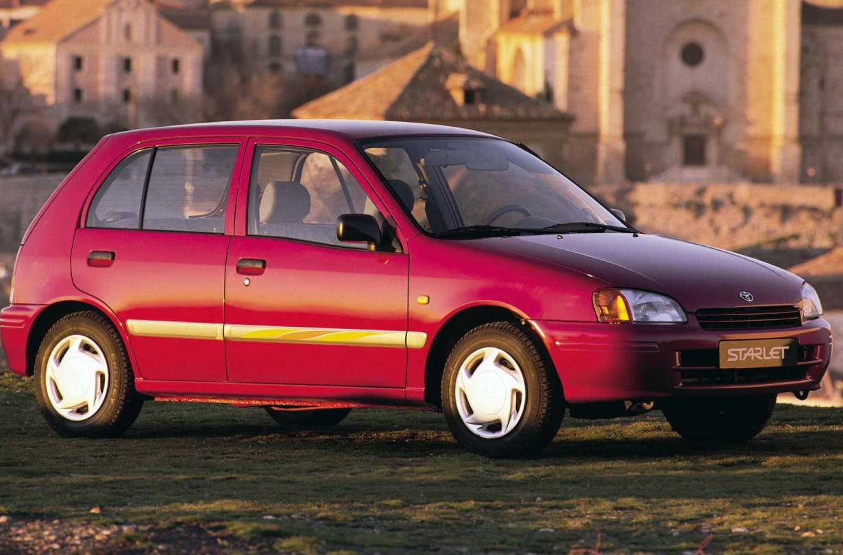 To Toyota Starlet βρίσκεται ήδη σε στάδιο δοκιμών, για να επιστρέψει στην αγορά ως ηλεκτρικό το 2026 Toyota Starlet