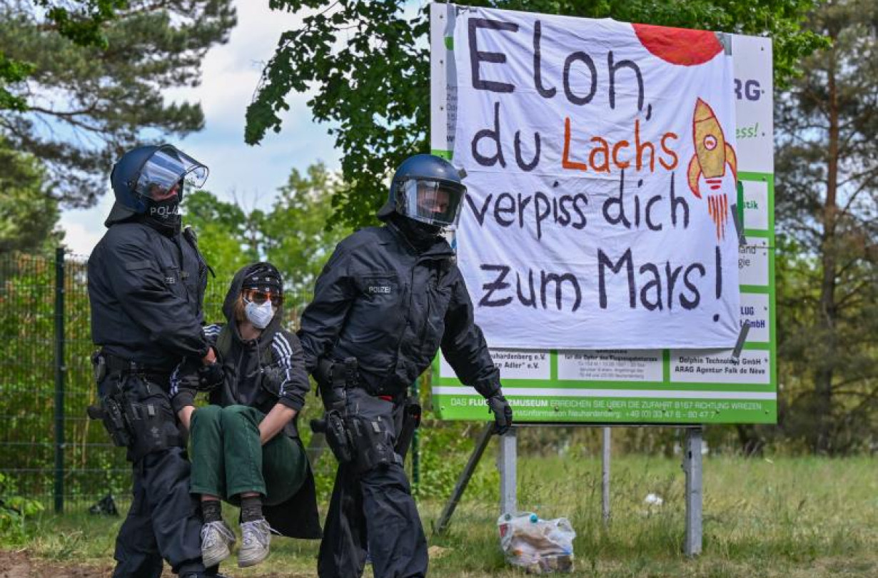 Κακό μπελά έχει βρει ο Elon Musk με τους περιβαλλοντικούς ακτιβιστές. Tesla