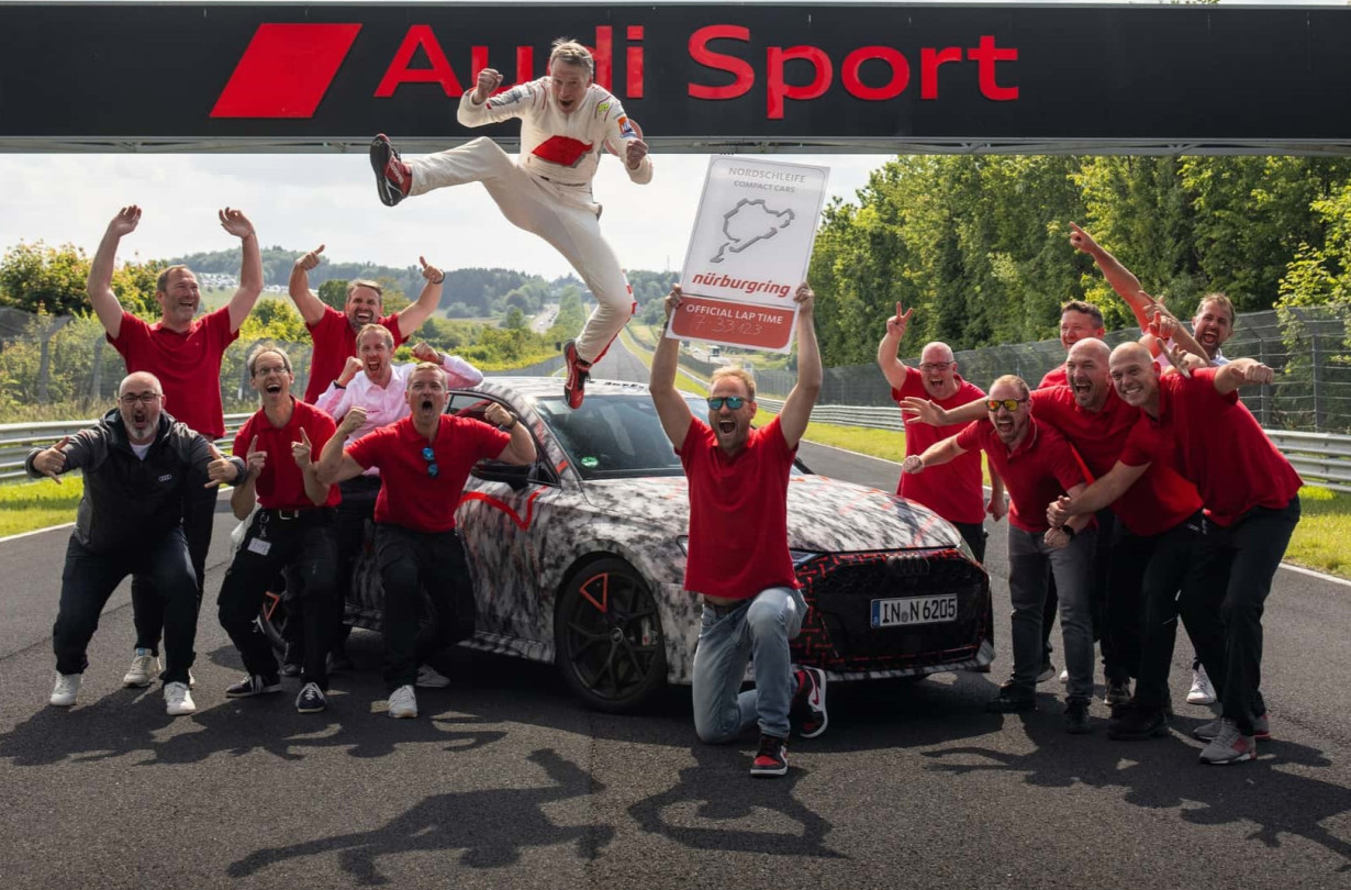 Το Nürburgring έχει νέο βασιλιά στα κόμπακτ μοντέλα, με το γυρολόγιο να έχει πλέον σε σούπερκαρ χωράφια. Audi RS3