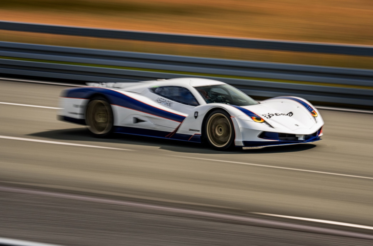 Τα ηλεκτρικά hypercars ανεβάζουν ολοένα την τελική τους ταχύτητα, αλλά απέχουν πολύ ακόμα από τους θερμικούς ανταγωνιστές τους. Aspark Owl