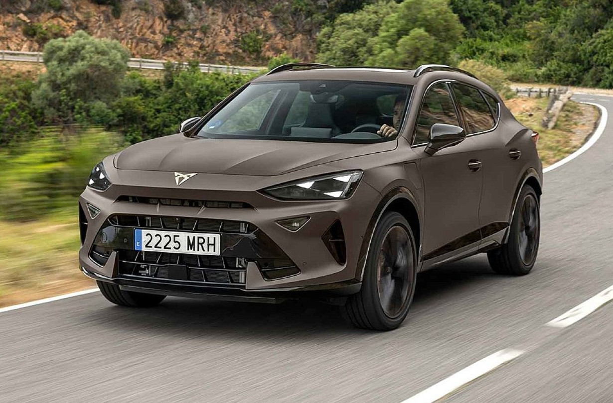 Τα ανανεωμένα CUPRA Formentor και Leon ξεκινούν από τις €36.590 και €31.490, αντίστοιχα CUPRA Formentor