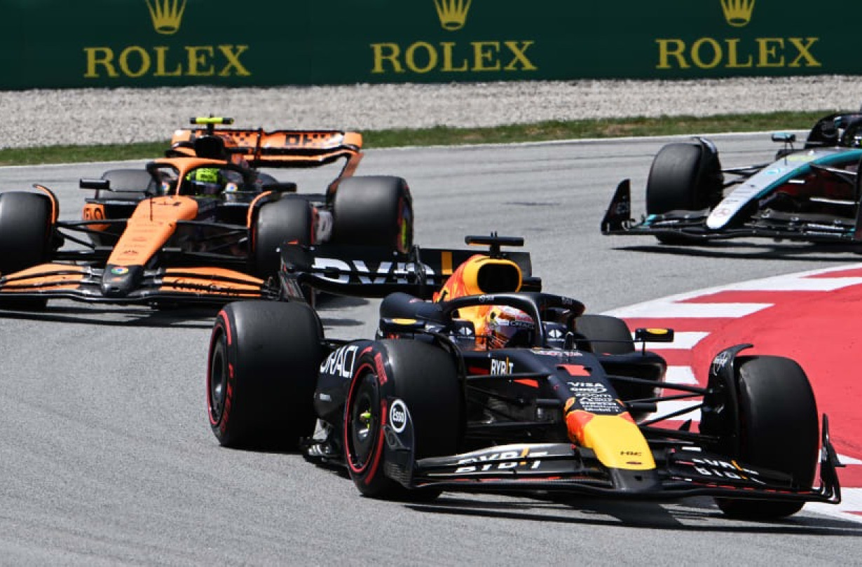 O Max Verstappen πανηύρισε την 61η νίκη της καριέρας του στο GP Ισπανίας, τερματίζοντας μπροστά από τους Norris και Hamilton Spanish GP Catalunya