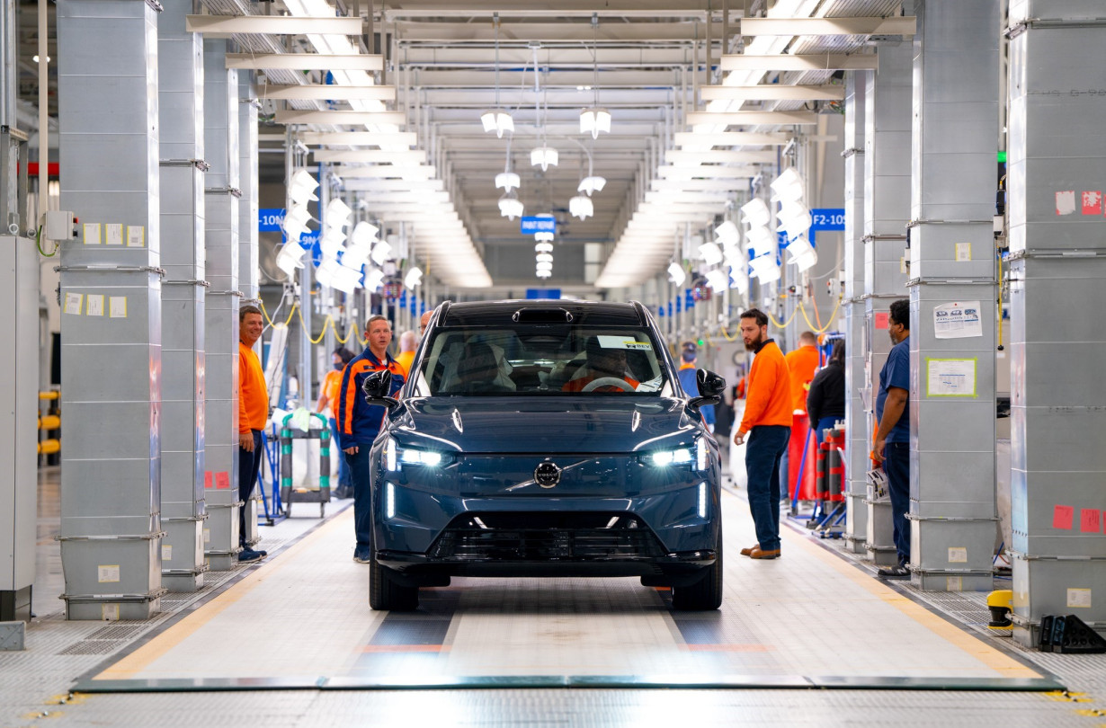 Το Volvo EX90 βασίζεται στην επόμενης γενιάς τεχνολογία για τα σχεδιασμένα εξαρχής ως ηλεκτρικά σουηδικά μοντέλα, με αυτονομία έως και 600 km Volvo EX90