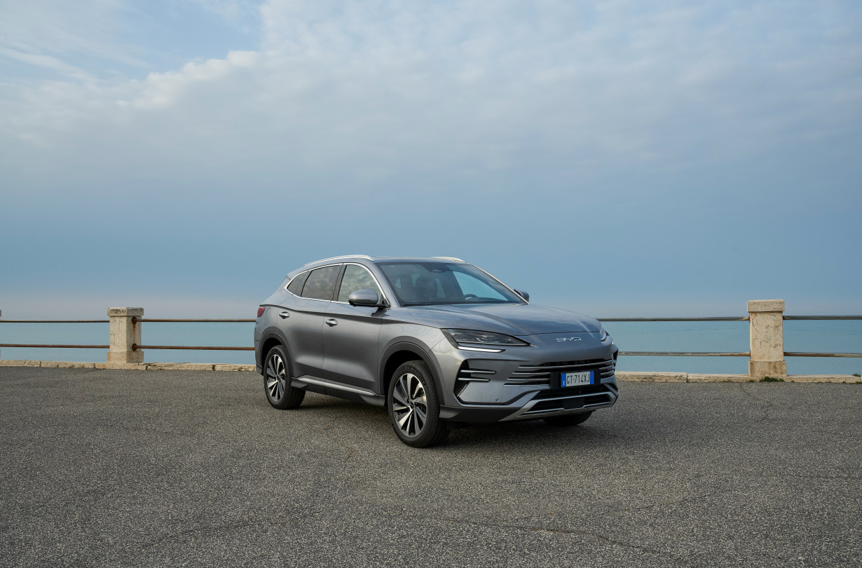 Η στρατηγική της BYD προβλέπει την έλευση τριών PHEV στην αγορά της Ευρώπης μέσα στο 2025 BYD Seal U-DMi