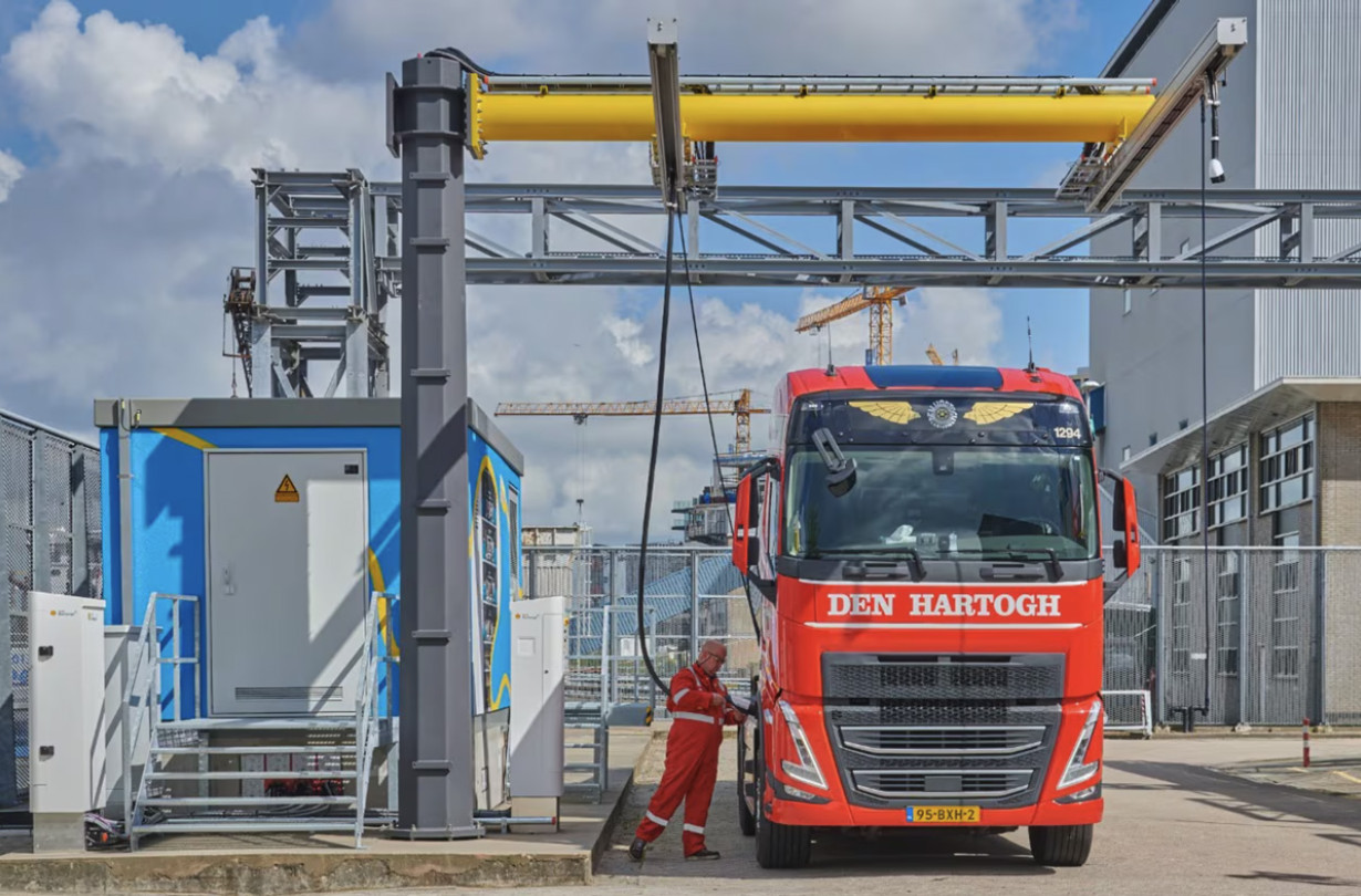Με τερματικό ισχύος 700+ kW, ένα μεγάλο ηλεκτρικό φορτηγό φορτίζει στον ίδιο χρόνο με ένα IX. Ηλεκτρικά φορτηγά