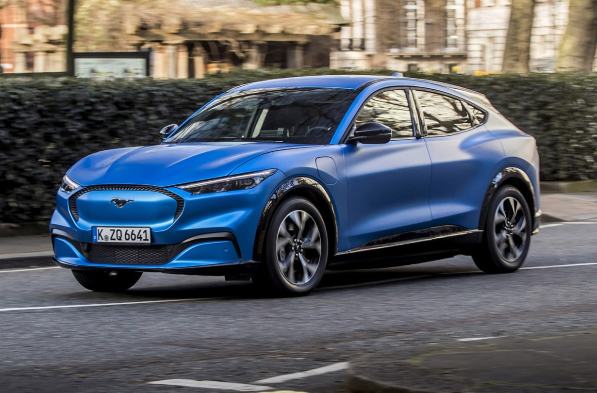 Πληθαίνουν οι φωνές από μεγαλοστελέχη της Ford που υποστηρίζουν ότι η δήλωση για μια πλήρως ηλεκτρική γκάμα το 2030 ήταν «πολύ φιλόδοξη». Ford