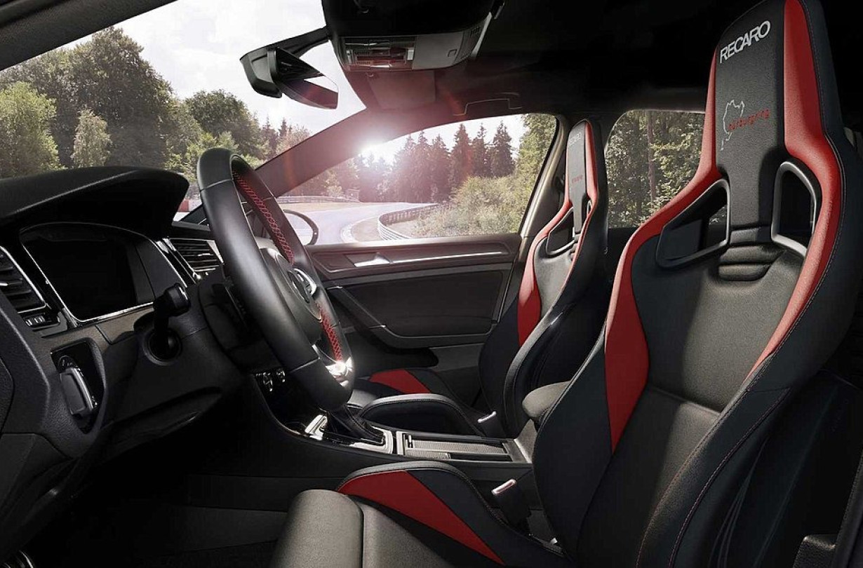 H Recaro ιδρύθηκε στις αρχές του 20ου αιώνα, πλέον όμως φαίνεται πως βρίσκεται στις τελευταίες μέρες λειτουργίας της Recaro