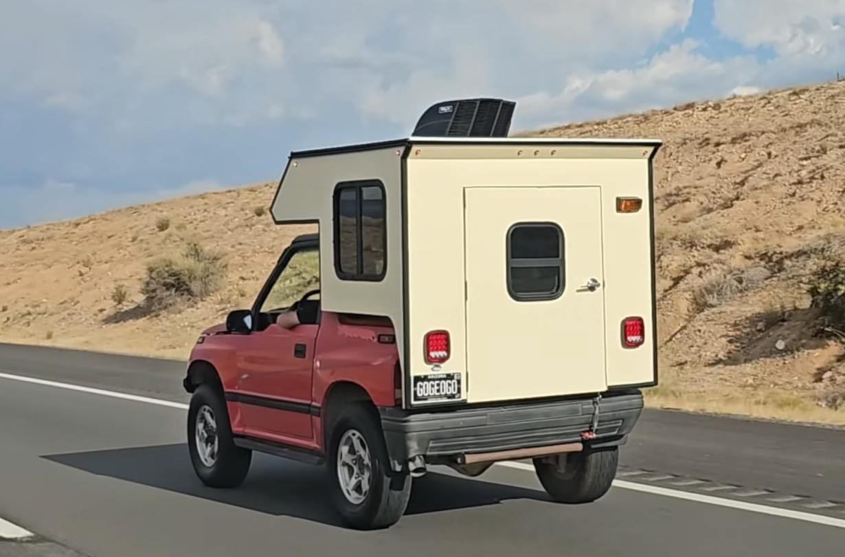 Φθηνό κι αξιόμαχο, αλλά θα επέλεγες το παλιό Suzuki Vitara για να φτιάξεις τροχόσπιτο; Suzuki Vitara