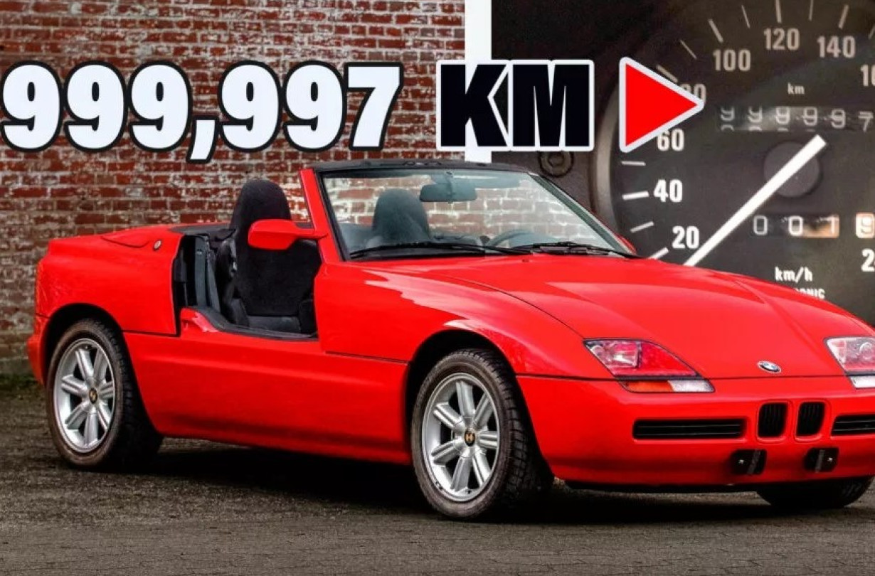 Τι κάνεις αν πουλάς αυτοκίνητο με 999.997 km και δεν θες να υποψιάσεις τον αγοραστή; Απλώς μερικές βόλτες στο τετράγωνο του σπιτιού σου. BMW Z1
