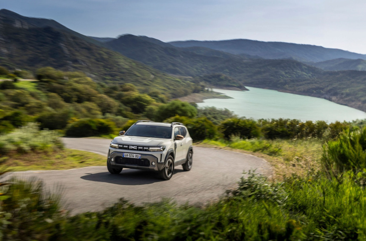 Ως προς το χρονοδιάγραμμα, η Dacia θέλει να φέρει στην αγορά τις νέες αυτές εκδόσεις στα τέλη του 2025, αρχής γενομένης από το Duster Dacia Duster