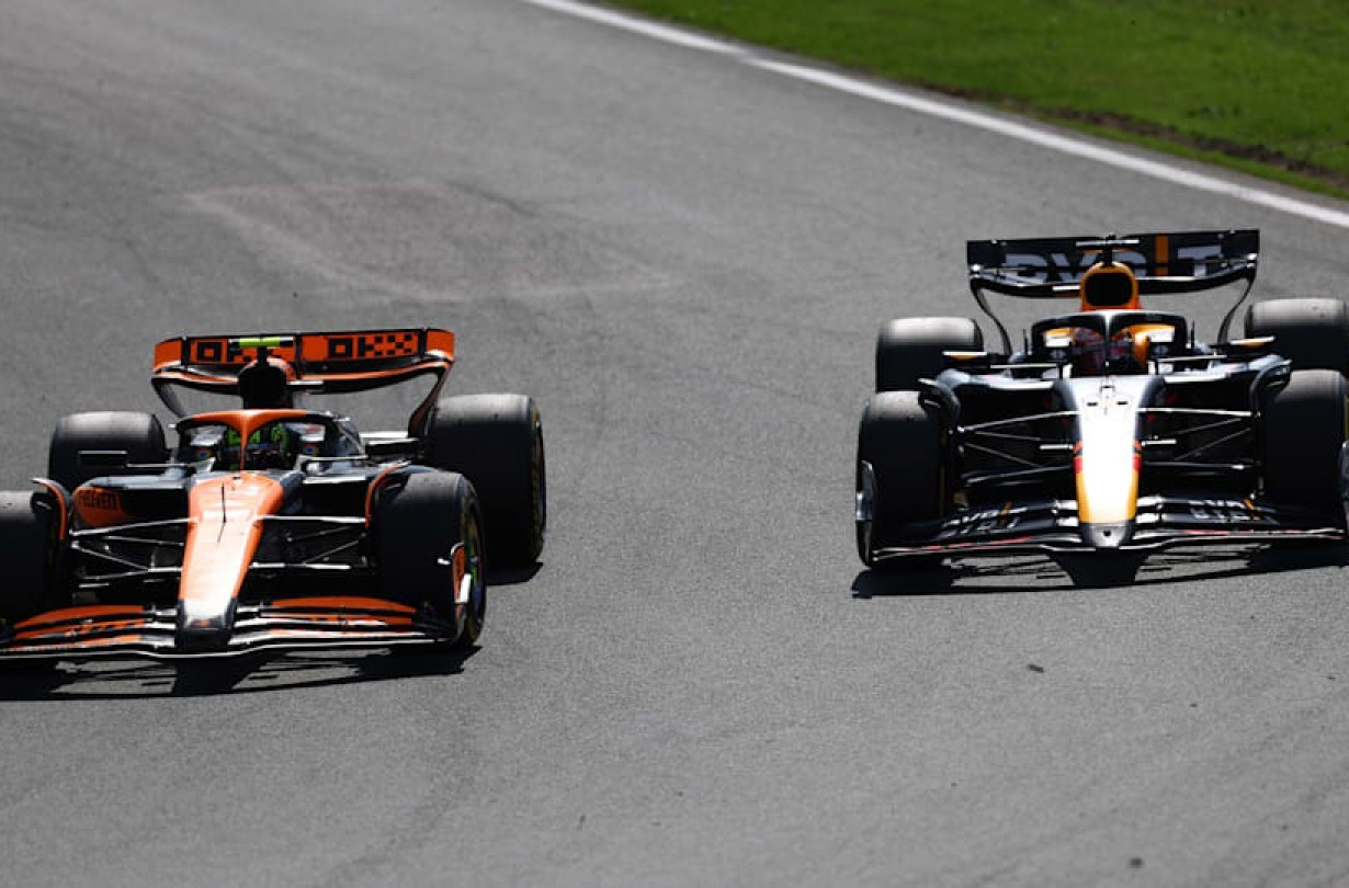 O Lando Norris, ήταν σε... άλλο αγώνα κερδίζοντας με χαρακτηριστική άνεση στο GP της Ολλανδίας, μειώνοντας την διαφορά από τον Verstappen στους 70 βαθμούς Dutch GP