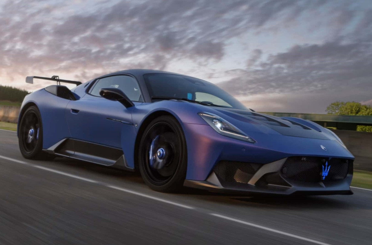 Μια Maserati οφείλει να ισορροπεί ανάμεσα στην πολυτέλεια και την αγωνιστική αίσθηση. Η GT2 Stradale το πετυχαίνει απόλυτα. GT2 Stradale