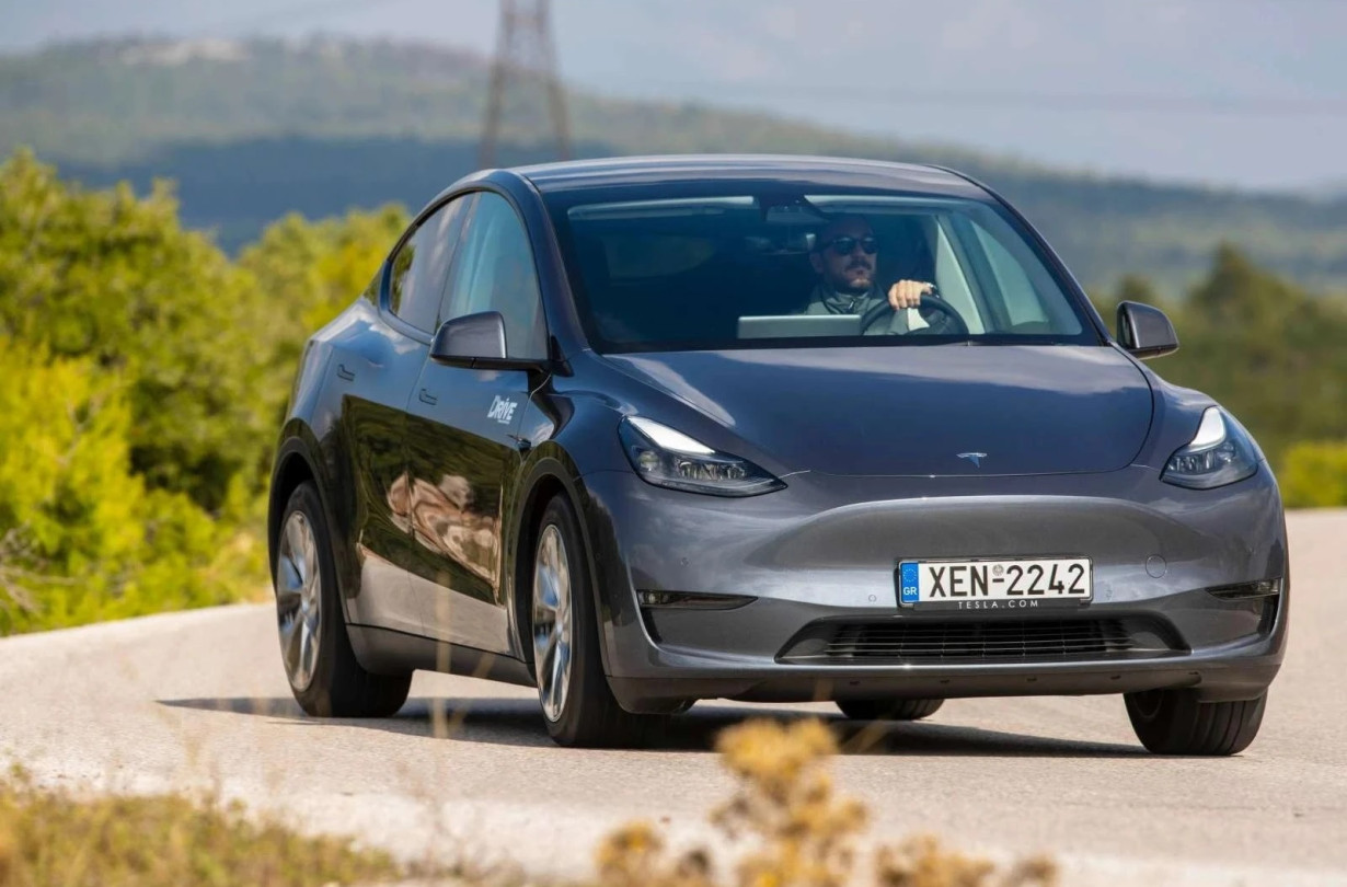 Αυτό που έκανε πέρσι το Model Y στην παγκόσμια αγορά, απειλεί να το κάνει τώρα στην αμερικανική. Model Y