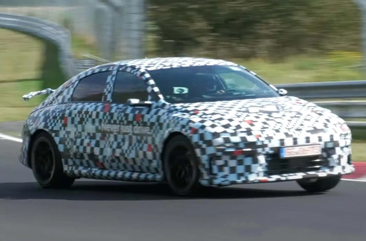 Το νέο Hyundai Ioniq 6 N αναμένεται να φορά δύο ηλεκτροκινητήρες που θα φτάνουν αθροιστικά σε απόδοση τα 641 ίππους και τα 770 Nm! Hyundai Ioniq 6 N