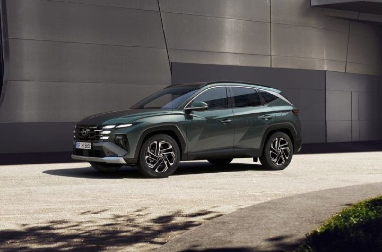 Η Hyundai Ελλάς πλαισιώνει την φετινή Art Athina 2024 με πολυβραβευμένα SUV μοντέλα της μάρκας, τα δημοφιλή Kona και Tucson Hyundai Tucson