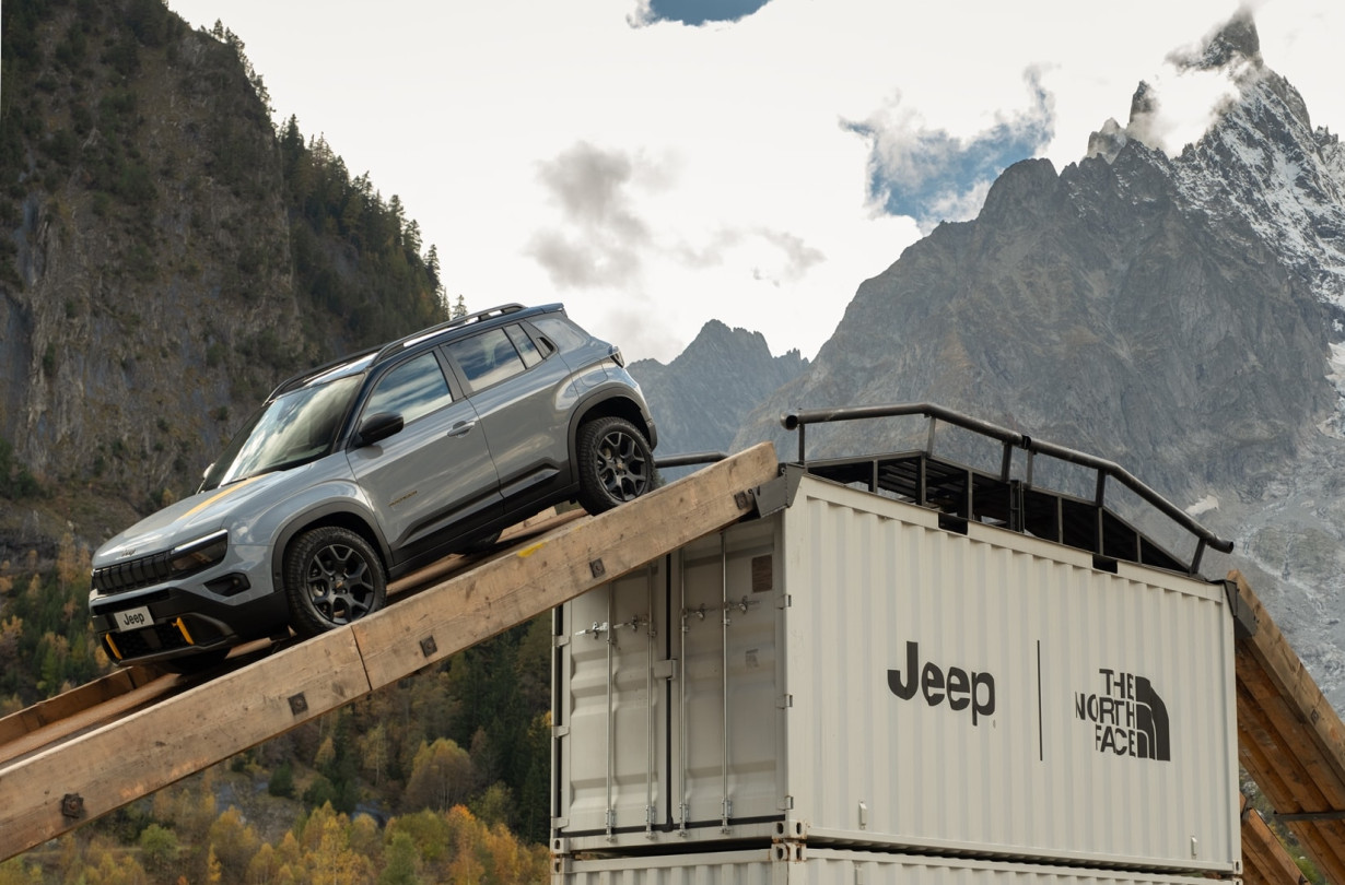 Υπόσχεται ότι είναι πραγματικό Jeep και μάλιστα στο εξηλεκτρισμένο πνεύμα της εποχής. Jeep Avenger 4xe