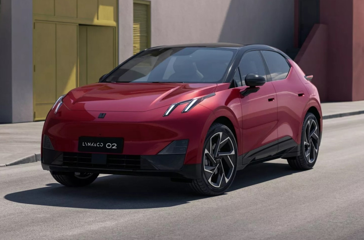 Το Lynk & Co 02 δυναμιτίζει τον ανταγωνισμό στα ηλεκτρικά crossover. Μεταξύ άλλων, θα βρει στο διάβα του το Volvo EX30 και το Kia EV3. Lynk & Co 02