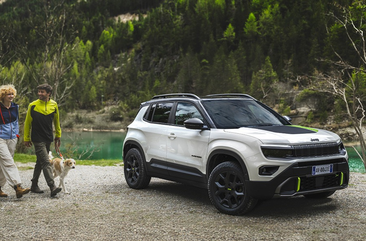 Συνολικά, θα κατασκευαστούν 4.806 Jeep Avenger 4xe The North Face Edition, όσο ακριβώς και το υψόμετρο του Mont Blanc. Jeep Avenger 4xe