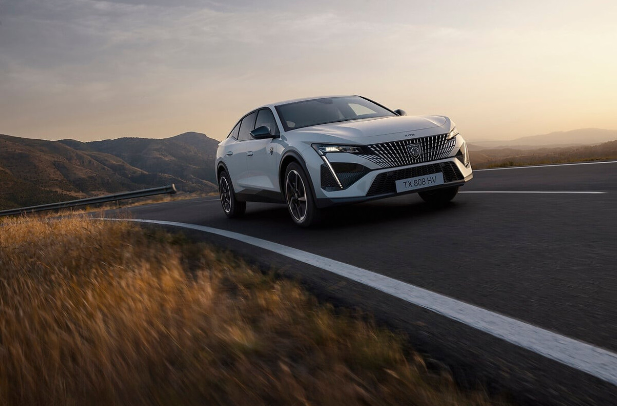 To νέο Peugeot E-408 με την αυτονομία των 453 km αναμένεται να λανσαριστεί στη χώρα μας στις αρχές του 2025 Peugeot E-408