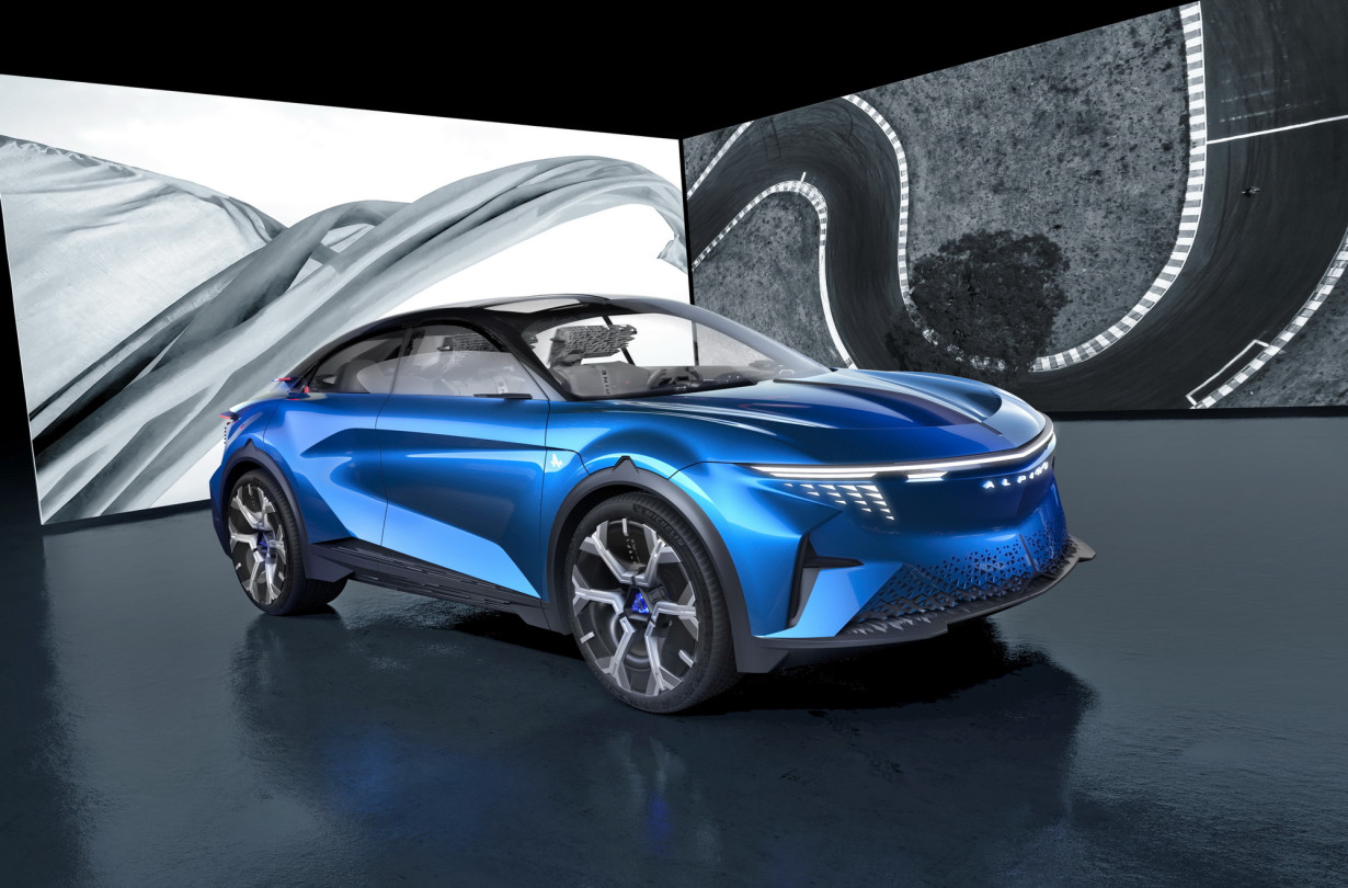 Υποθέτουμε ότι η νέα, βασική Alpine A390_b θα αποδίδει τουλάχιστον 435 ίππους, όσους και το Nissan Ariya Nismo που πατά στην ίδια πλατφόρμα. Alpine A390_b