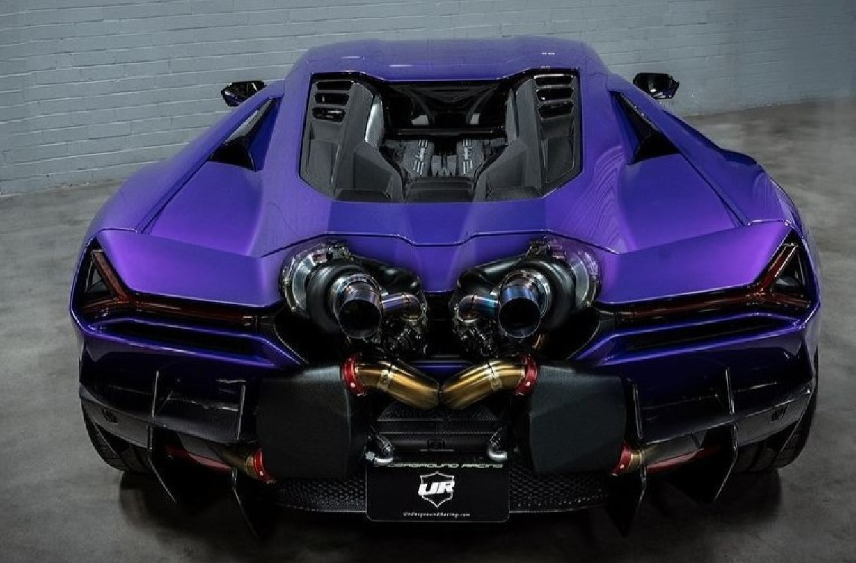 Κάποτε, οι 1.001 ίπποι της Bugatti Veyron συγκλόνιζαν το στερέωμα της παγκόσμιας αυτοκίνησης. Πλέον δεν αρκούν για να είσαι ο ταχύτερος εκεί έξω. Lamborghini Revuelto