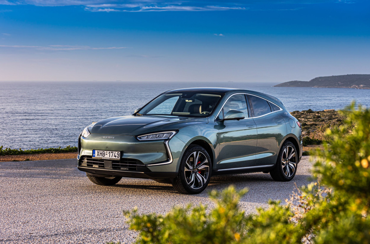 Η τιμή του SERES 5, μετά την κρατική επιδότηση και το όφελος Black Friday διαμορφώνεται στις €49.900 SERES 5