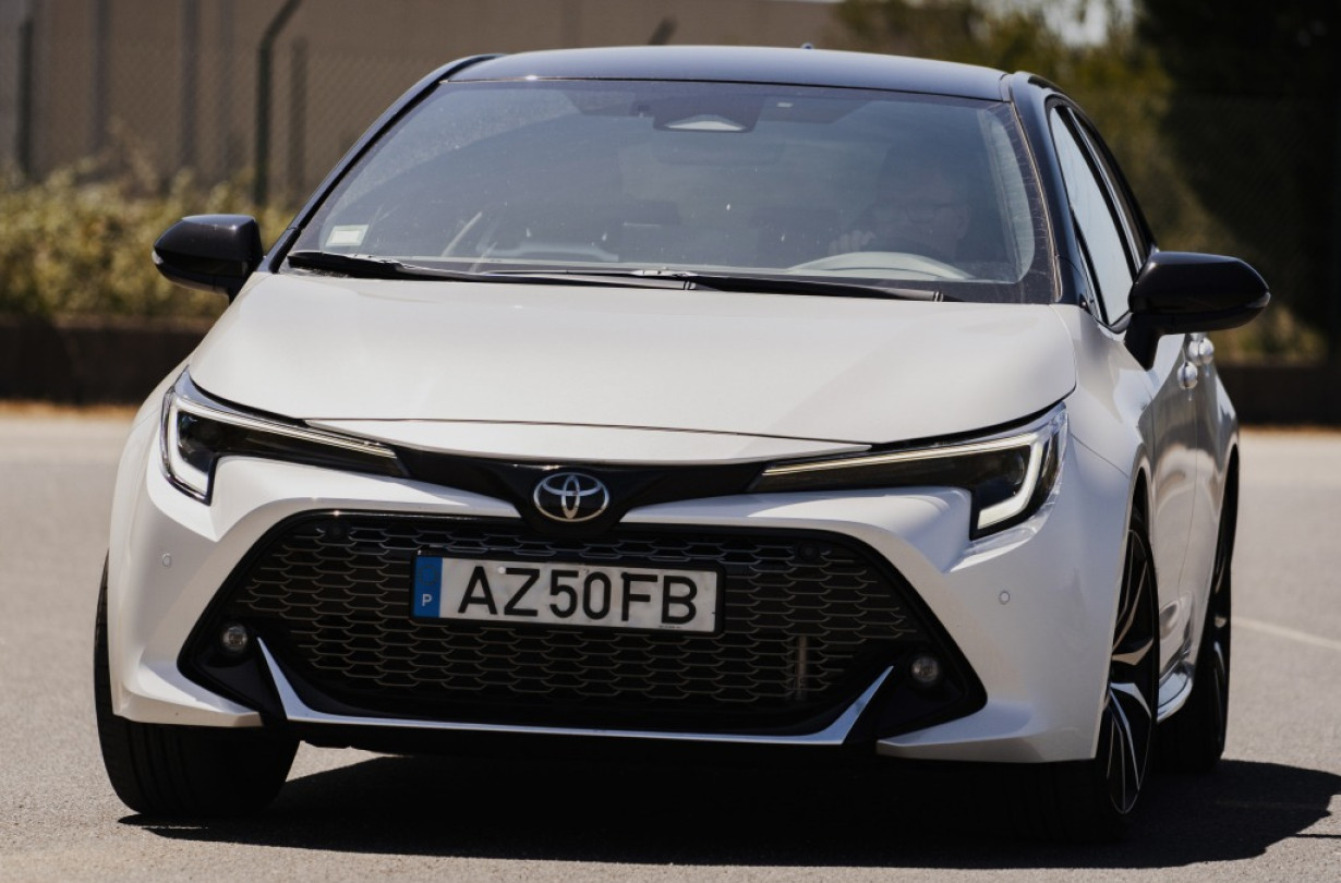 Η plug-in hybrid Toyota Corolla αναμένεται να ντεμπουτάρει το 2026, χρησιμοποιώντας την τεχνολογία DM-i της BYD Toyota Corolla