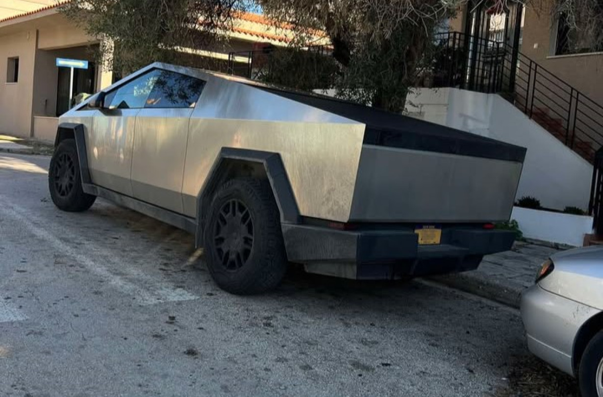 Το Tesla Cybertruck δεν μπορεί να περάσει πουθενά απαρατήρητο. Tesla Cybertruck
