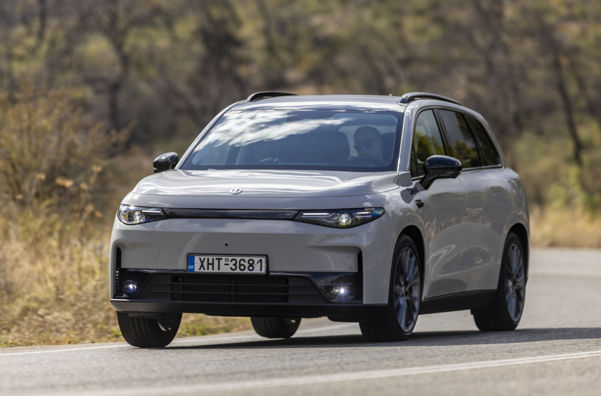 Δεν είναι απλώς ένα θερμικό μοντέλο που του φόρεσαν ηλεκτροκινητήρα και μπαταρία, αλλά ένα ηλεκτρικό που φόρεσε θερμικό μοτέρ. Leapmotor C10