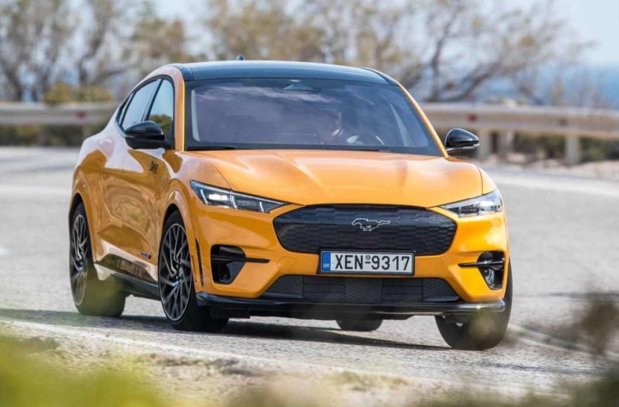 Ποια είναι η πιο καλοπουλημένη Ford Mustang; Το muscle car ή το ηλεκτρικό crossover; Για πρώτη φορά, ο πλανήτης ψήφισε το δεύτερο! Ford Mustang