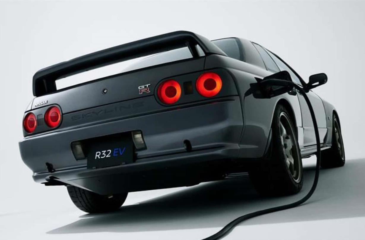 Φαίνεται ιεροσυλία, αλλά η Nissan μάς ανοίγει την όρεξη για το ηλεκτρικό R36. Nissan Skyline