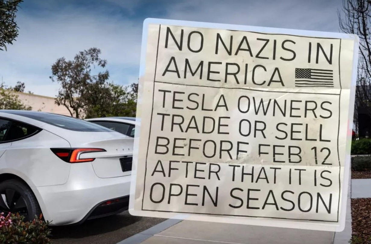 Έχει κυκλοφορήσει αυτοκόλλητο «I Bought This Before We Knew Elon was Crazy». Με €6 καθάρισες. Tesla