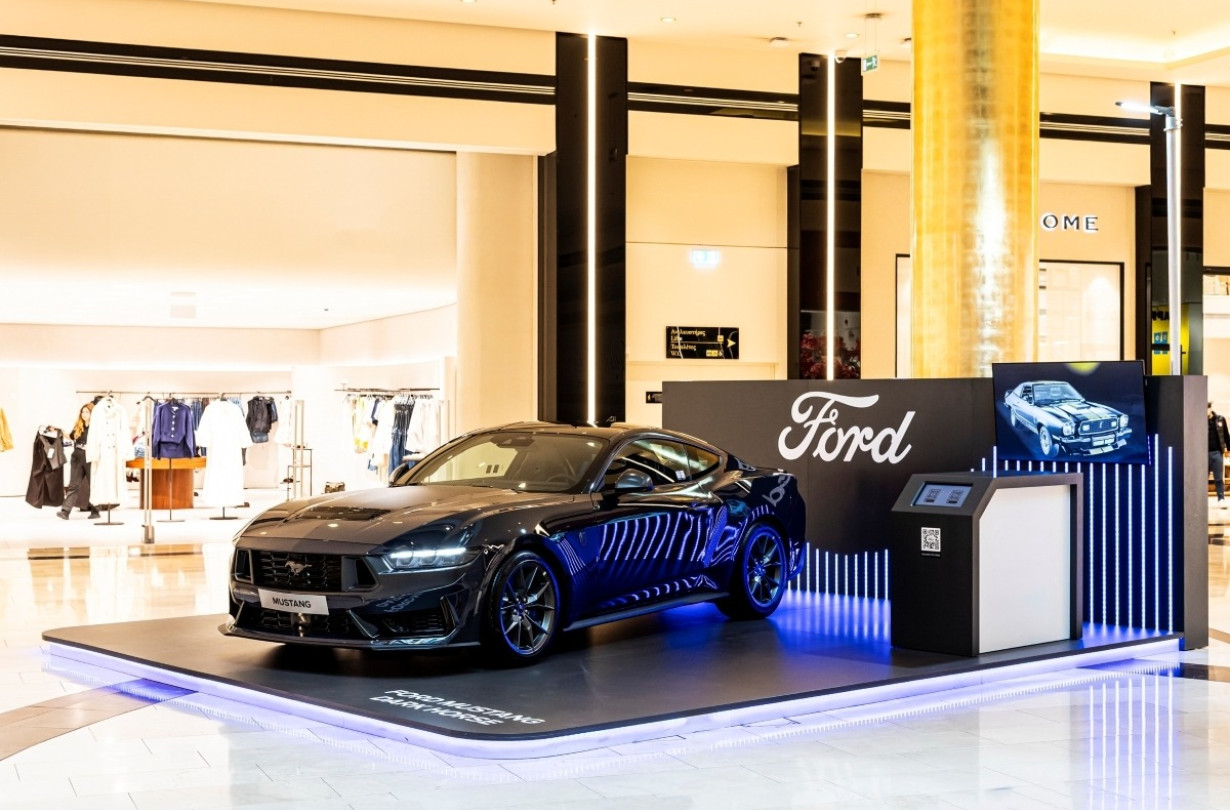Η νέα Ford Mustang Dark Horse αποδίδει 454 ίππους, 540 Nm και συνδυάζεται στάνταρ με χειροκίνητο κιβώτιο έξι σχέσεων της TREMEC Ford Mustang Dark Horse