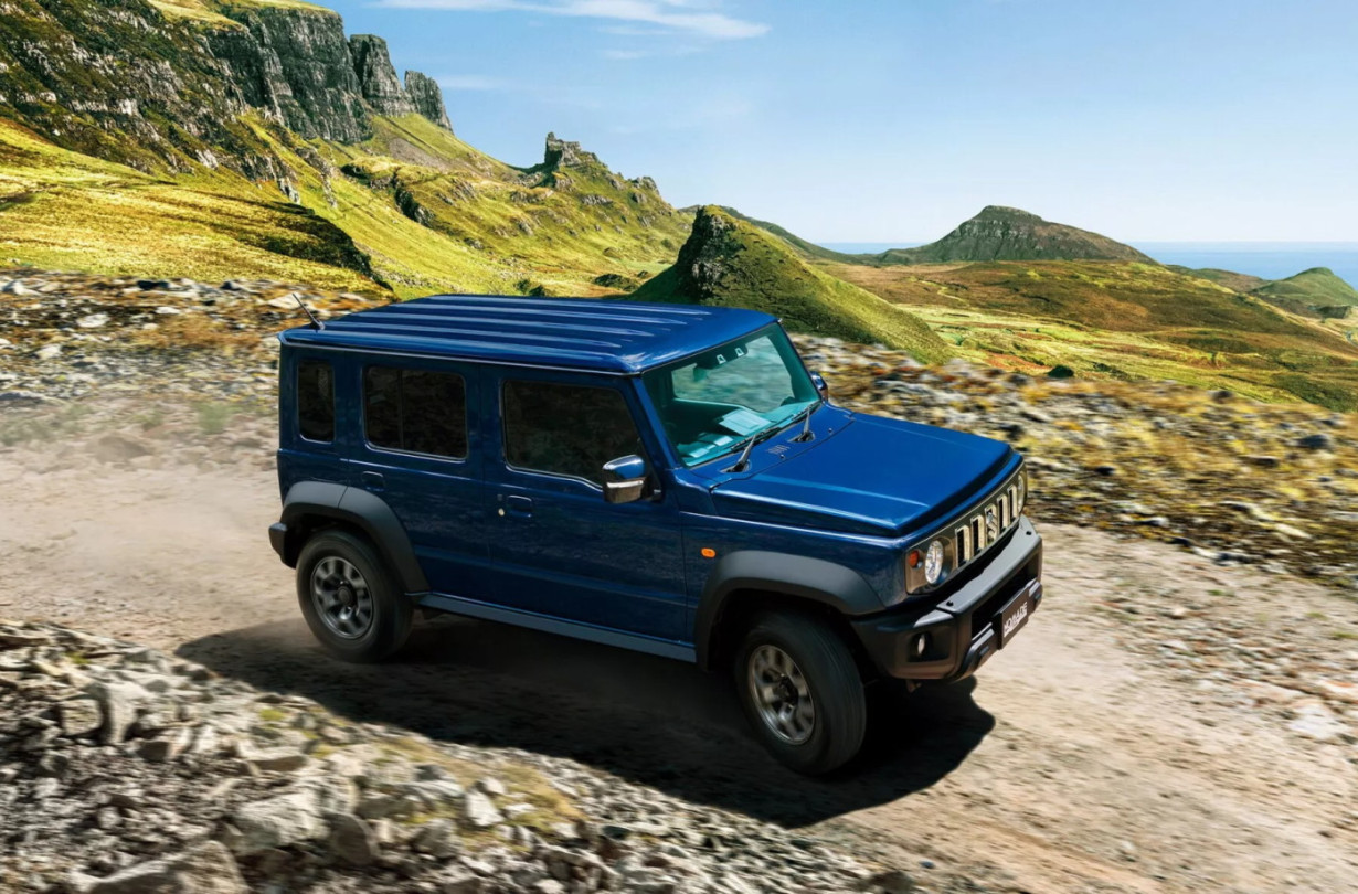 Αν λιγουρεύεσαι μία φορά το 3θυρο Jimny, το 5θυρο θα ήταν βάλσαμο. Ειδικά αν κόστιζε λιγότερα από €30 χιλιάρικα. Suzuki Jimny