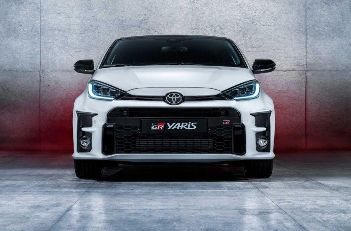 Ο δίλιτρος κινητήρας της Toyota αναμένεται να αποδίδει μέχρι και 400 άλογα και θα συνδυάζεται με ήπιο ή επαναφορτιζόμενο υβριδικό. Toyota