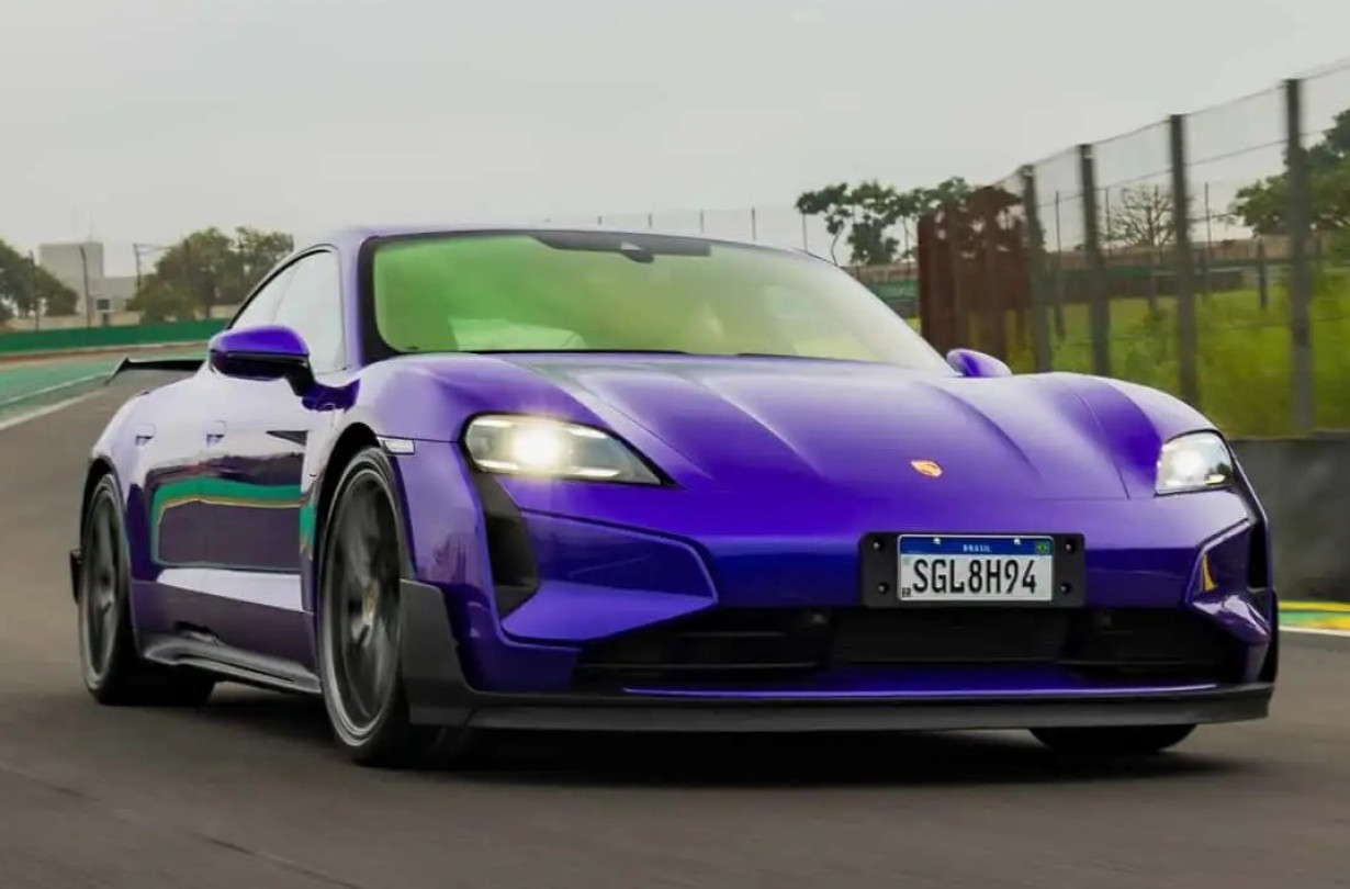 Το Interlagos ταιριάζει με τα χίλια στην Porsche, αφού έχει τα ρεκόρ γύρου και με τα δύο καύσιμα. Taycan Turbo GT