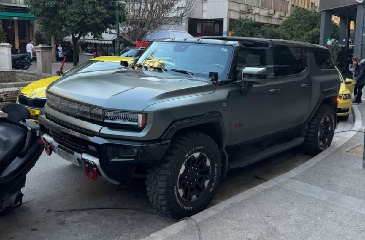 Ανέκαθεν τα Hummer ήταν μια ωδή στην υπερβολή. Ίσχυε στις θερμικές εκδόσεις και συνεχίζει να ισχύει και στο ηλεκτρικό. Hummer