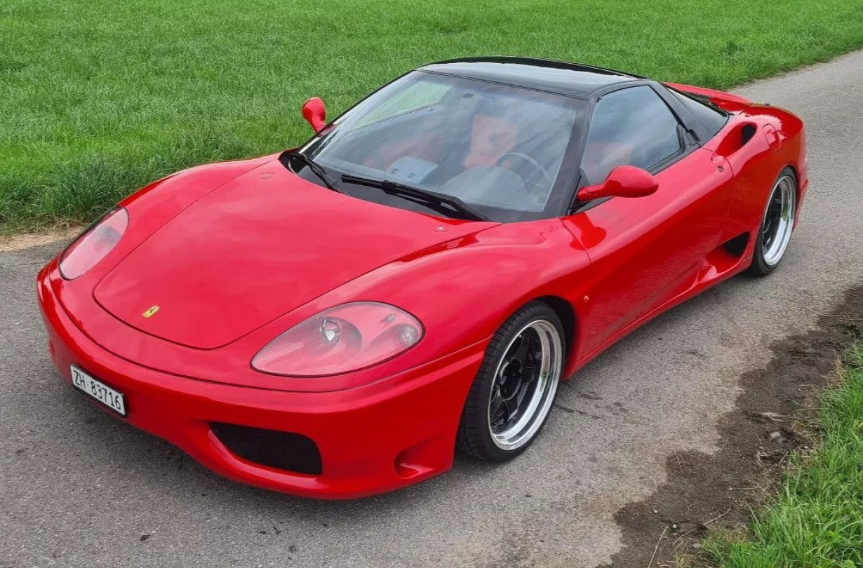 Ακόμα και ο πιο φανατικός οπαδός της Ferrari, δεν θα σπίλωνε έτσι το ιαπωνικό μοντέλο. Honda NSX