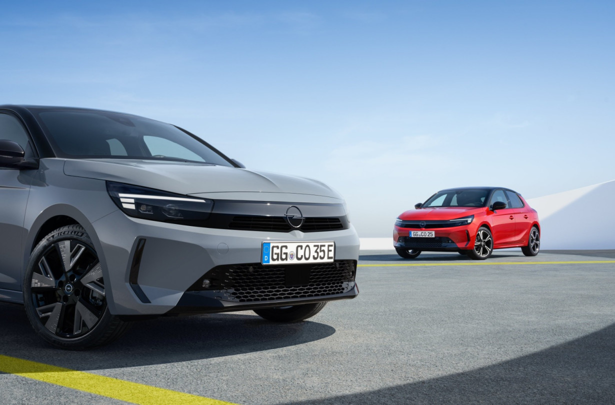 Το Opel Corsa είναι διαθέσιμο από €17.700 στην βασική έκδοση βενζίνης και από €21.400 στην βασική έκδοση με το ήπια υβριδικό σύστημα 48V Opel Corsa