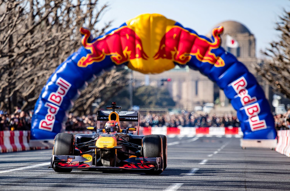 Red Bull Showrun by ALUMIL