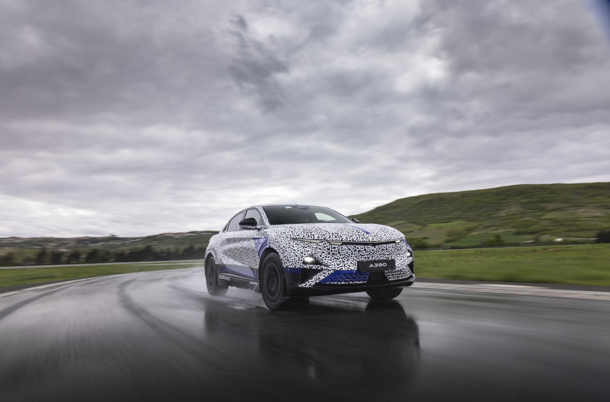 Η Alpine A390 έχει πέντε διαφορετικά mode οδήγησης, περιλαμβανομένου και ενός για την πίστα. Alpine A390