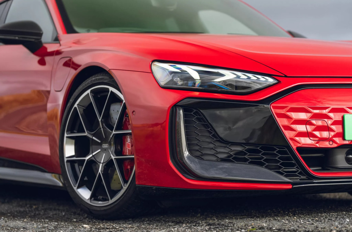 Audi RS e-tron- ανθρακόνημα