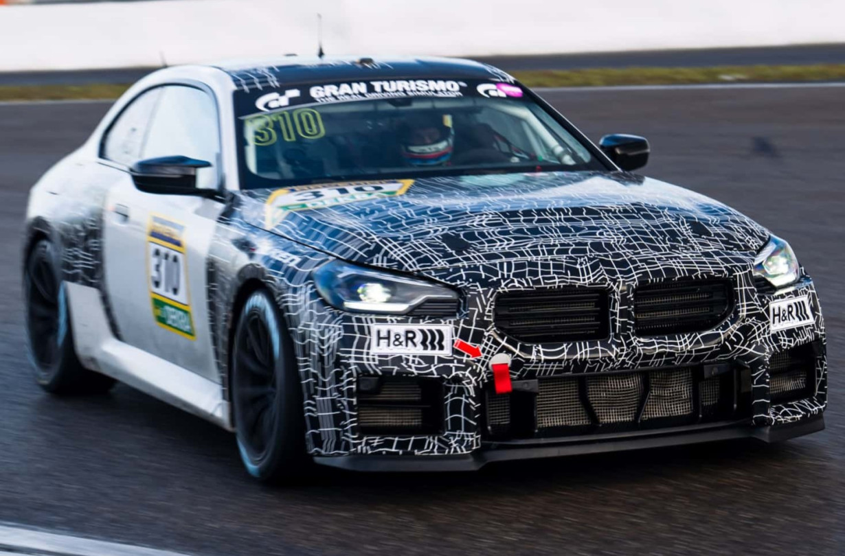 Παράδοξο αλλά ισχύει: Η αγωνιστική BMW M2 είναι πιο αδύναμη από το αντίστοιχο μοντέλο δρόμου. BMW M2