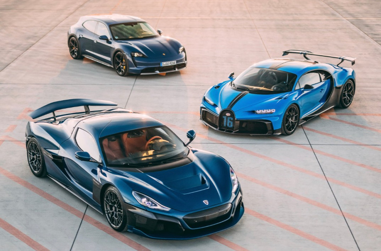 Ο Mate Rimac απέδειξε ότι είναι ανοιχτός σε όλα τα καύσιμα, αλλιώς η Tourbillon θα ήταν αμιγώς ηλεκτρική. Rimac