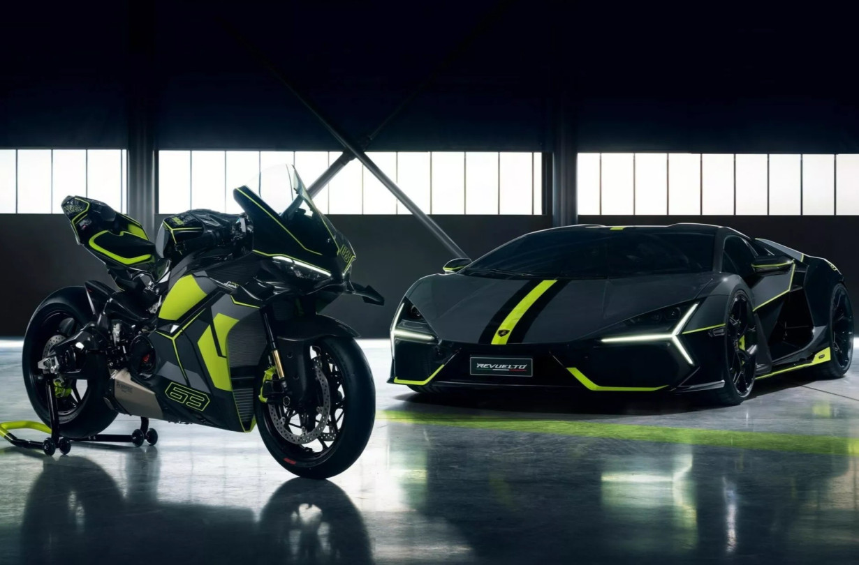 Έλα βρε αδερφέ, τι ψυχή έχουν μερικά ψωροχιλιάρικα; Πάρε ένα μηχανάκι να κρατάει συντροφιά στη Revuelto σου. Panigale V4