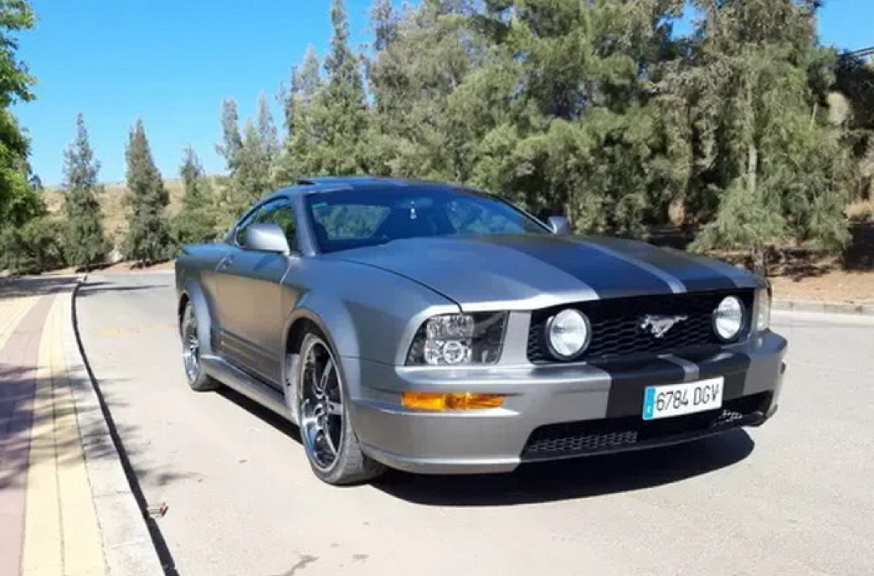 Η δεύτερη γενιά του Hyundai Coupé είχε σχεδιαστεί από το στούντιο της εταιρείας στην California, με στόχο ένα πιο ώριμο και λιγότερο εξωτικό προφίλ. Hyundai Coupé