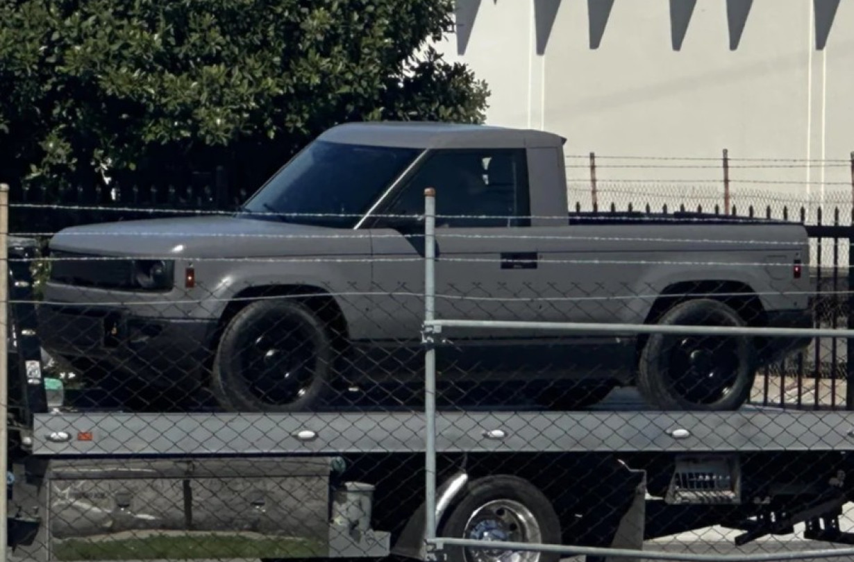 Ένα pick-up εργαλείο, να το στρώσεις στη δουλειά. Και σε ελκυστική τιμή. Όχι ένα ακόμα πανάκριβο διπλοκάμπινο για να κουβαλάς τα σερφ. Jeff Bezos
