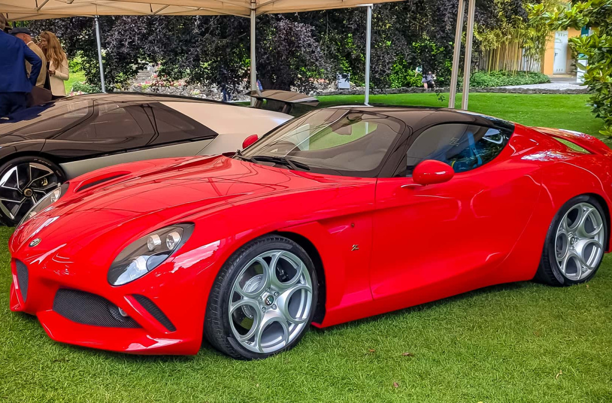 Το Zagato DoppiaCoda διατηρεί τον V8 κινητήρα Ferrari Zagato DoppiaCoda
